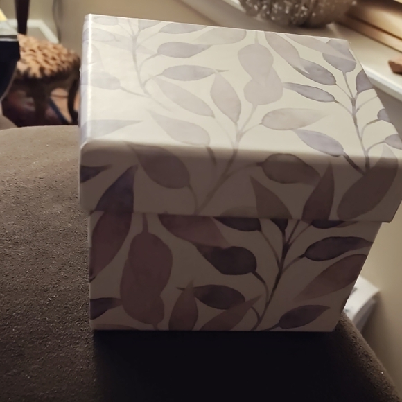 Leaf Pattern Ceramic Mug - Picture 6 of 6